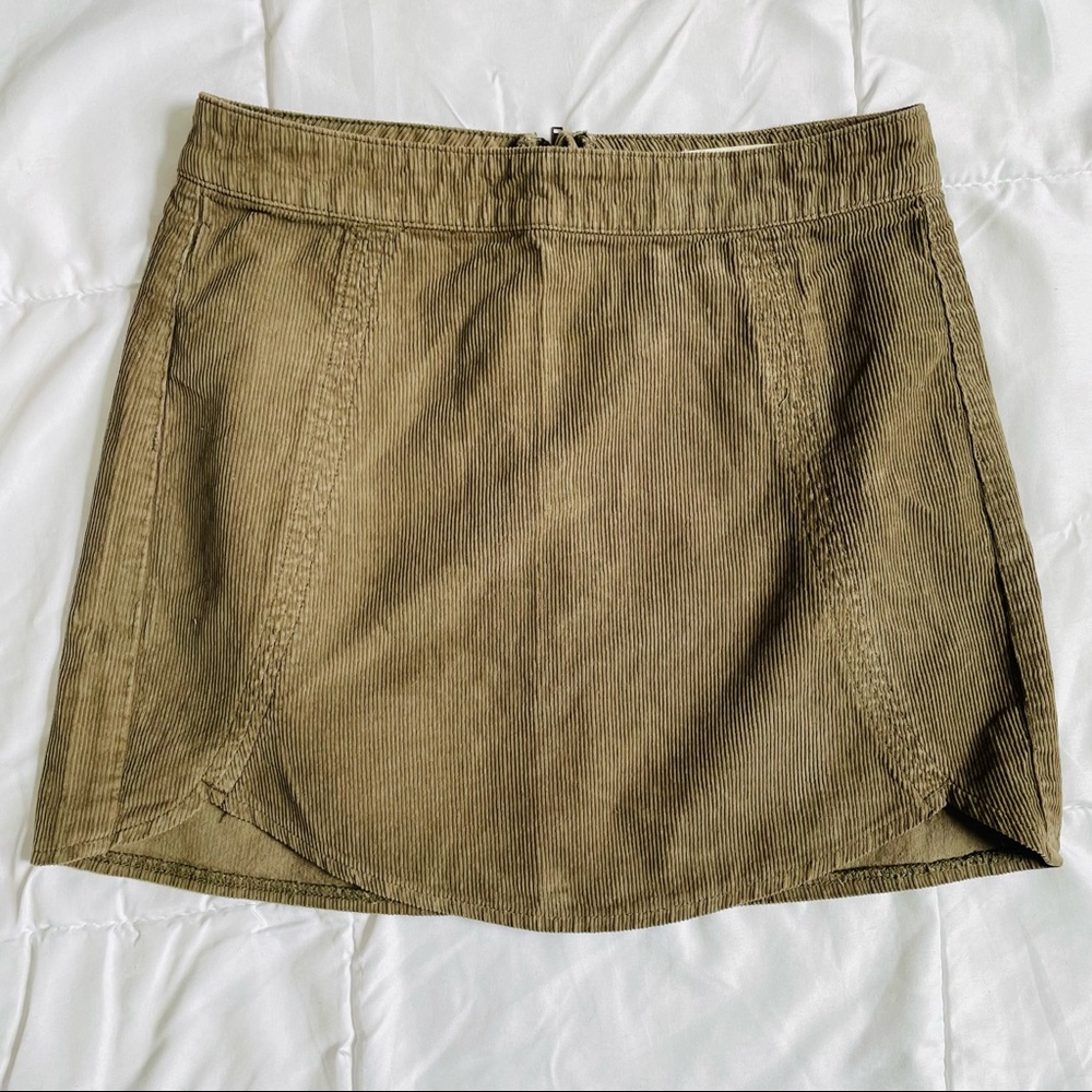 Tulip mini skirt